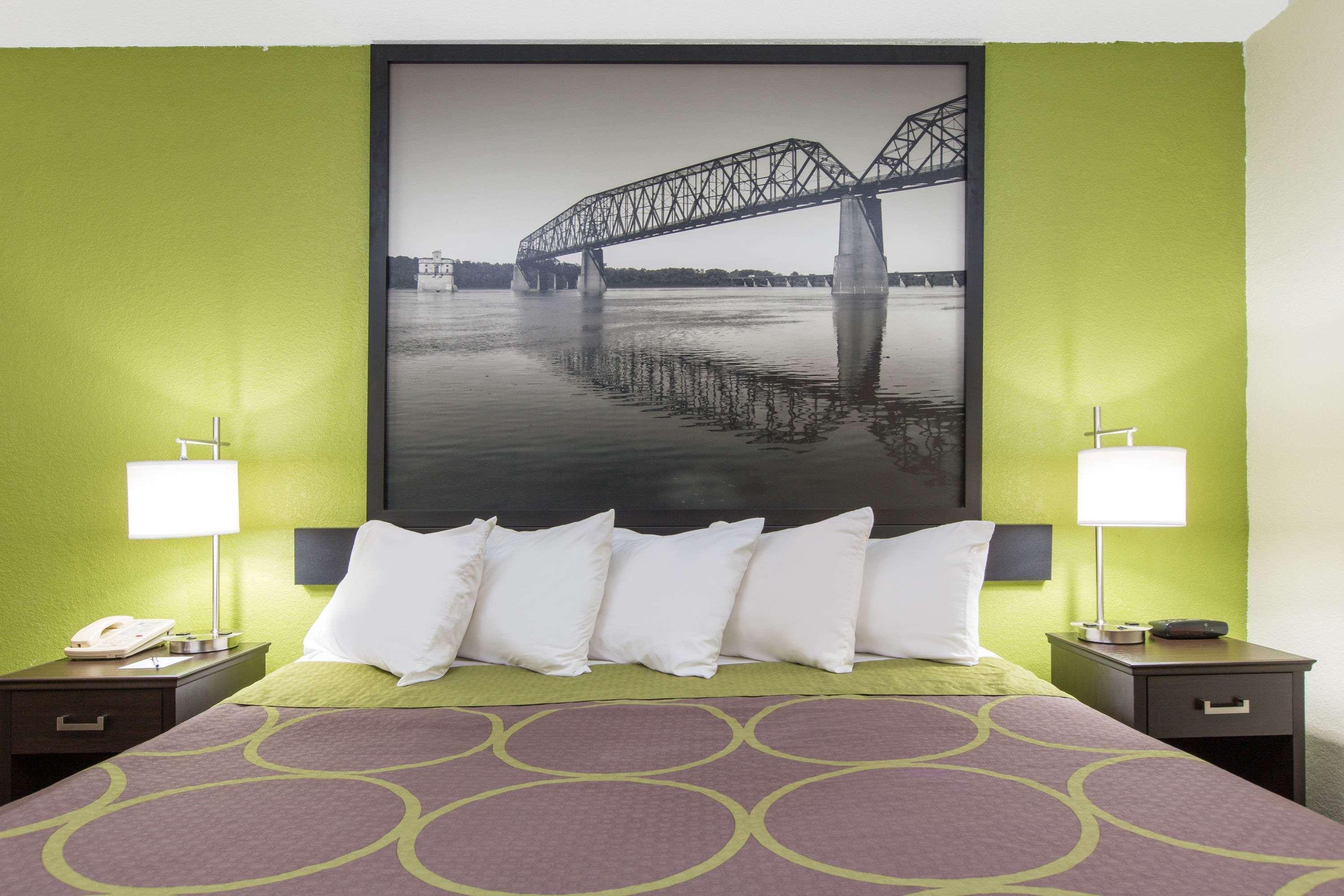 Super 8 By Wyndham Motel 2*